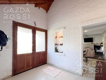 Casa con piscina en Campos De Echeverria