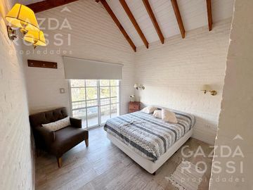 Casa con piscina en Campos De Echeverria