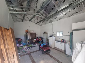 Casa Quinta en venta - 4 Dormitorios 4 Baños - Coronel Brandsen