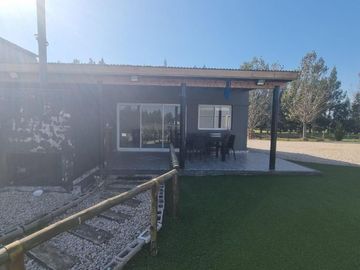 Casa Quinta en venta - 4 Dormitorios 4 Baños - Coronel Brandsen