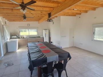 Casa Quinta en venta - 4 Dormitorios 4 Baños - Coronel Brandsen