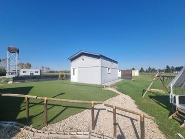 Casa Quinta en venta - 4 Dormitorios 4 Baños - Coronel Brandsen