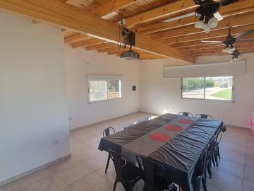 Casa Quinta en venta - 4 Dormitorios 4 Baños - Coronel Brandsen