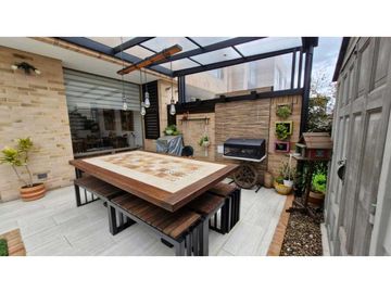 Venta ESPECTACULAR CASA EN CHA!!