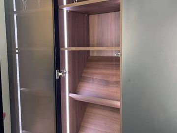 Piso 4 Ambientes amueblado con balcón, parilla y cohera Belgrano APTO CREDITO