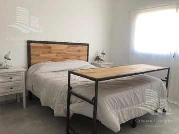 Luminosa Casa en Venta / Spring Park - Pilar