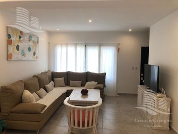 Luminosa Casa en Venta / Spring Park - Pilar