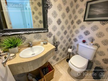 Casa en venta en uno de los Barrios Centrales en Abril C.C, Guillermo Hudson, Berazategui - Apto Credito