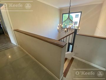 Casa en venta en uno de los Barrios Centrales en Abril C.C, Guillermo Hudson, Berazategui - Apto Credito