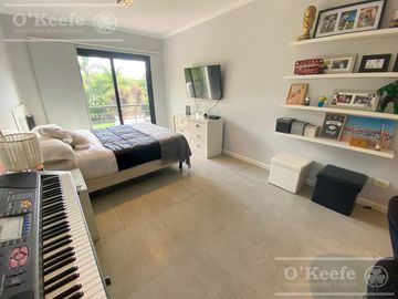 Casa en venta en uno de los Barrios Centrales en Abril C.C, Guillermo Hudson, Berazategui - Apto Credito