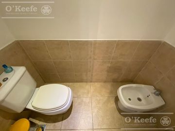 Casa en venta en uno de los Barrios Centrales en Abril C.C, Guillermo Hudson, Berazategui - Apto Credito