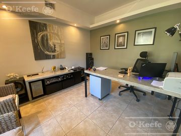 Casa en venta en uno de los Barrios Centrales en Abril C.C, Guillermo Hudson, Berazategui - Apto Credito