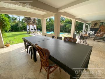 Casa en venta en uno de los Barrios Centrales en Abril C.C, Guillermo Hudson, Berazategui - Apto Credito