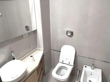 Piso 4 ambientes con cochera, balcón y parrilla en Belgrano APTO CREDITO