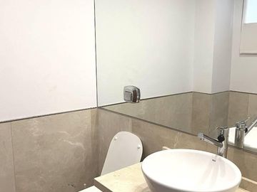 Piso 4 ambientes con cochera, balcón y parrilla en Belgrano APTO CREDITO