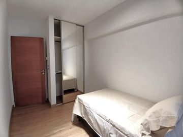 Piso 4 ambientes amoblado con balcón, parrilla, patio y cochera en Belgrano APTO CREDITO