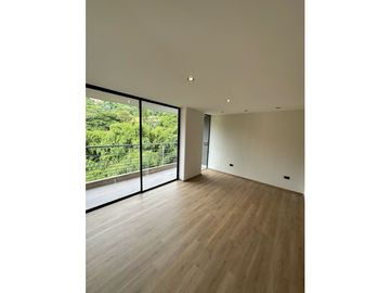 Apartamento en Venta Cumbres Envigado Remodelado Y vista  a verde