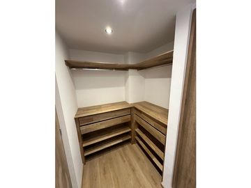 Apartamento en Venta Cumbres Envigado Remodelado Y vista  a verde