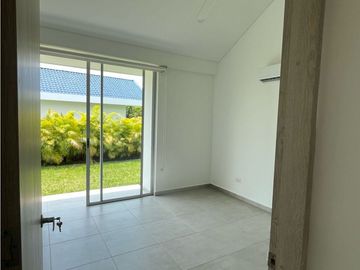 VENTA CASA UN PISO PALMA REAL VILLAVICENCIO