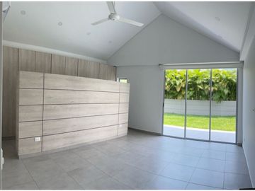 VENTA CASA UN PISO PALMA REAL VILLAVICENCIO