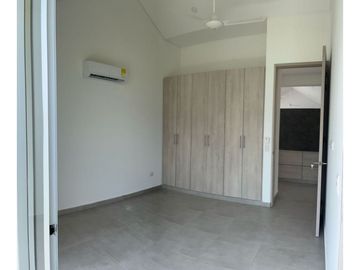 VENTA CASA UN PISO PALMA REAL VILLAVICENCIO