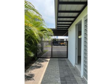 VENTA CASA UN PISO PALMA REAL VILLAVICENCIO