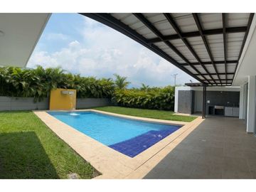 VENTA CASA UN PISO PALMA REAL VILLAVICENCIO