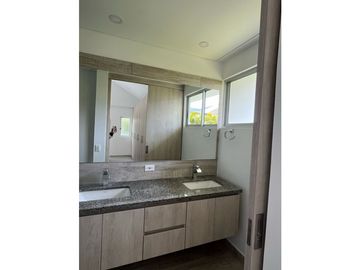 VENTA CASA UN PISO PALMA REAL VILLAVICENCIO