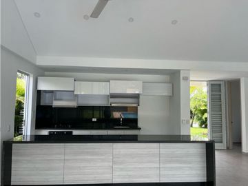 VENTA CASA UN PISO PALMA REAL VILLAVICENCIO