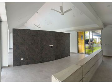 VENTA CASA UN PISO PALMA REAL VILLAVICENCIO