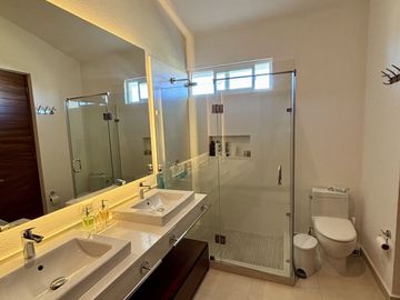 Casa en Venta de 4 recamaras con alberca privada en Campo de Golf El Tigre