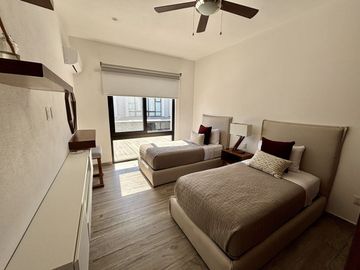 Casa en Venta de 4 recamaras con alberca privada en Campo de Golf El Tigre