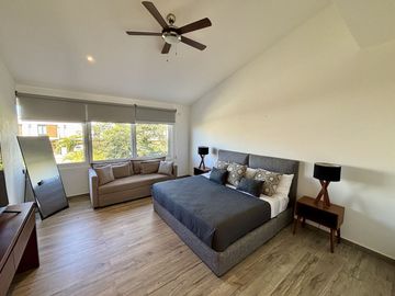 Casa en Venta de 4 recamaras con alberca privada en Campo de Golf El Tigre