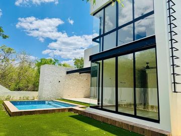 CASA EN VENTA  EN EL YUCATAN COUNTRY CLUB