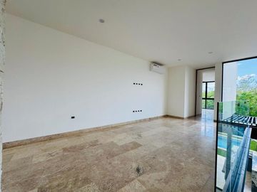 CASA EN VENTA  EN EL YUCATAN COUNTRY CLUB