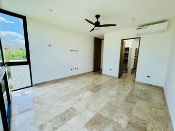 CASA EN VENTA  EN EL YUCATAN COUNTRY CLUB
