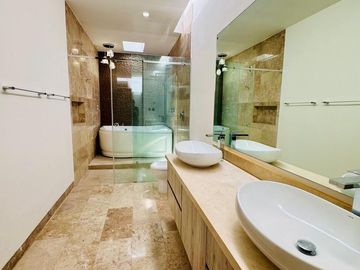 CASA EN VENTA  EN EL YUCATAN COUNTRY CLUB
