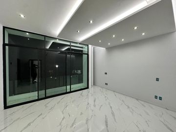 Exclusiva residencia en La Rioja, frente a área verde