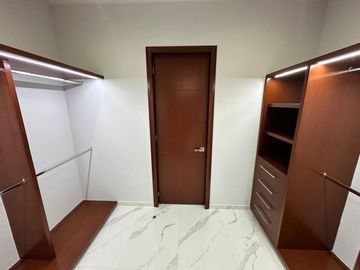 Exclusiva residencia en La Rioja, frente a área verde