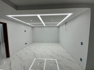 Exclusiva residencia en La Rioja, frente a área verde