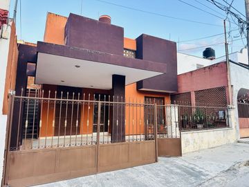 Casa en venta cerca del parque la plancha en Mérida Yucatán.