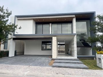 CASA EN VENTA EN LA CAMPIÑA DEL BOSQUE LEÓN GUANAJUATO