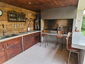 Arriendo chicureo norte !