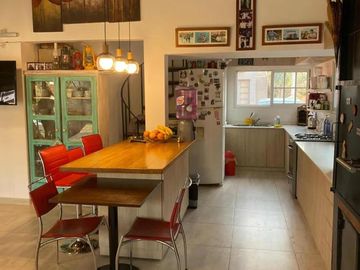 Casa en venta - 5 Dormitorios 3 Baños - Canning