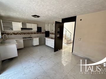 Casa en Venta, en Col. Sinatel