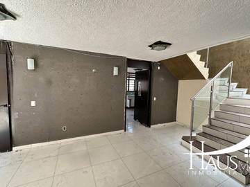 Casa en Venta, en Col. Sinatel