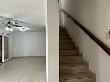 Triplex en alquiler en Muñiz