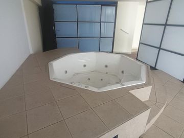 Suite luminosa frente al EkoPark