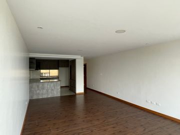 Venta departamento de 138 m2 de 3 dormitorios en Nayón