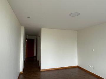 Venta departamento de 138 m2 de 3 dormitorios en Nayón